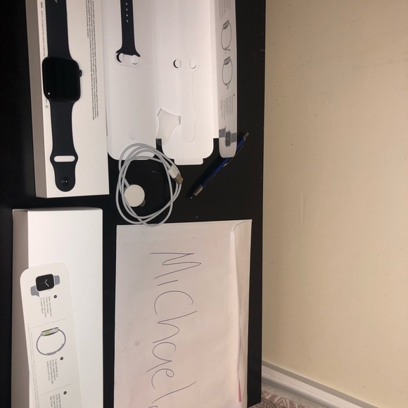 Apple Watch series 4 - Picture 5 of 8